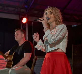 Kardamon na scenie IV Letniego Festiwalu pod muralem