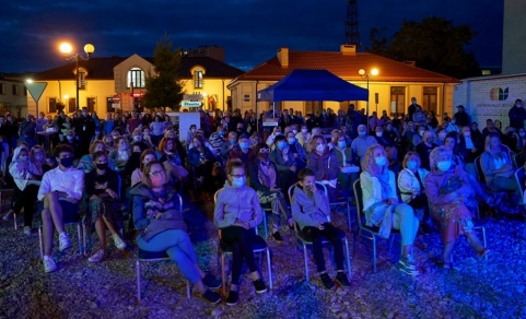 Kardamon na scenie IV Letniego Festiwalu pod muralem