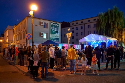 Kardamon na scenie IV Letniego Festiwalu pod muralem