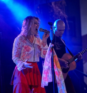 Kardamon na scenie IV Letniego Festiwalu pod muralem
