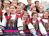 "Czas Poloneza", czyli ZPiT "Chodowiacy" im. A. Siwkiewicz w Święto Konstytucji 3 maja na Placu Zamkowym w Warszawie