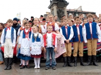 "Czas Poloneza", czyli ZPiT "Chodowiacy" im. A. Siwkiewicz w Święto Konstytucji 3 maja na Placu Zamkowym w Warszawie