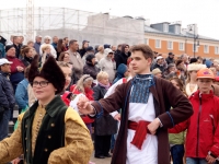 "Czas Poloneza", czyli ZPiT "Chodowiacy" im. A. Siwkiewicz w Święto Konstytucji 3 maja na Placu Zamkowym w Warszawie
