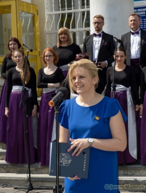Chór Miasta Siedlce podczas uroczystości z okazji 15-lecia przystąpienia Polski do Unii Europejskiej