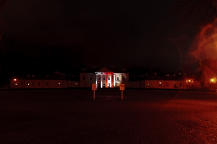 Patriotyczne iluminacje z okazji Dnia Flagi RP