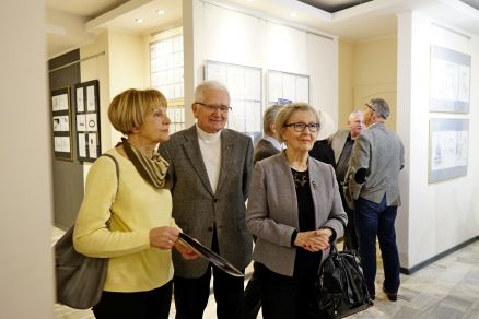 "Świat. Rysunek światła" - wystawa Andrzeja Bakiery w Galerii Teatralnej