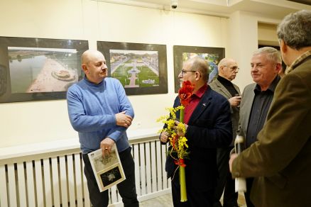"Świat. Rysunek światła" - wystawa Andrzeja Bakiery w Galerii Teatralnej