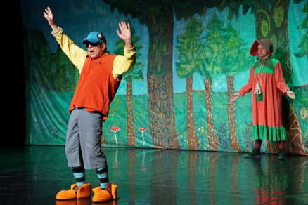 Spektakl "Król lasu" w ramach Teatralnych Spotkań pod muralem
