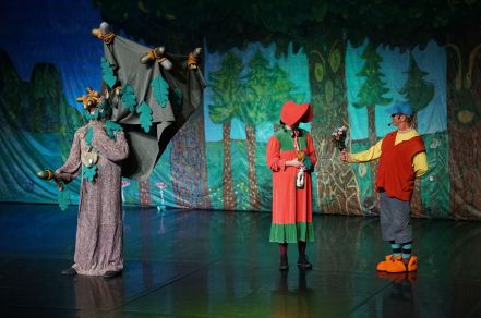 Spektakl "Król lasu" w ramach Teatralnych Spotkań pod muralem