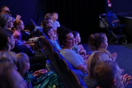Spektakl "Król lasu" w ramach Teatralnych Spotkań pod muralem