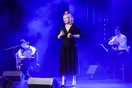 Katarzyna Żak w recitalu "Bardzo śmieszne piosenki"
