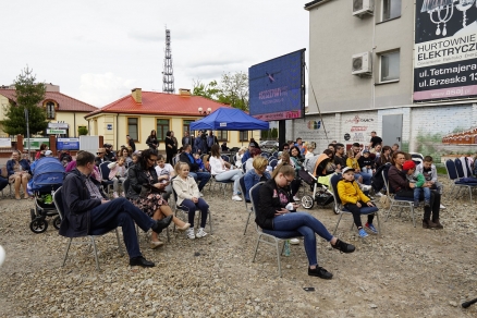 "O Piracie Buciorze..." na scenie CKiS pod muralem