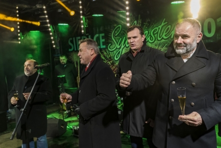 Sylwester na placu gen. Sikorskiego