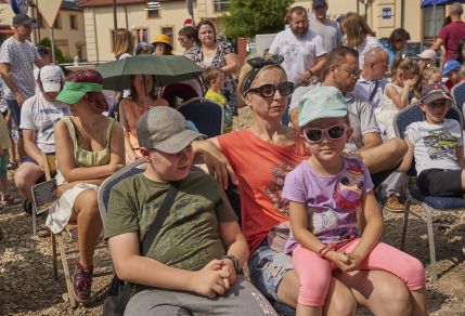 Spektakl "Mały Książe " w ramach Teatralnych Spotkań pod muralem