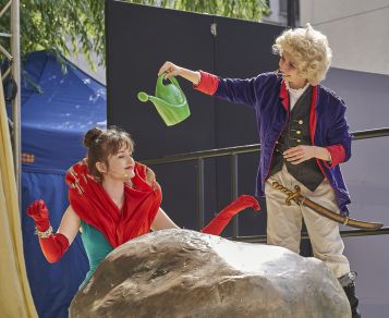 Spektakl "Mały Książe " w ramach Teatralnych Spotkań pod muralem