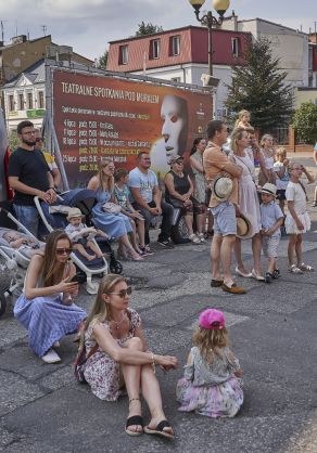 Spektakl "Mały Książe " w ramach Teatralnych Spotkań pod muralem