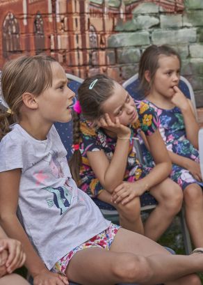 Spektakl "Mały Książe " w ramach Teatralnych Spotkań pod muralem