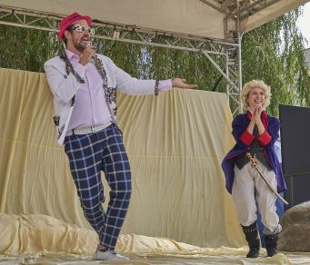 Spektakl "Mały Książe " w ramach Teatralnych Spotkań pod muralem