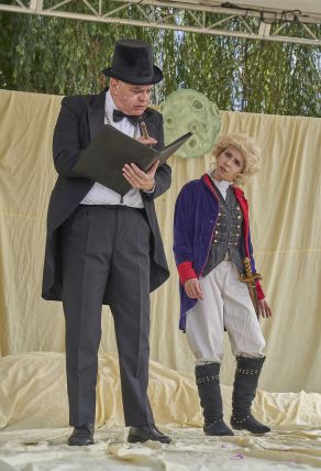 Spektakl "Mały Książe " w ramach Teatralnych Spotkań pod muralem