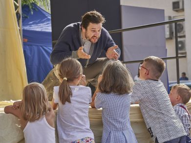 Spektakl "Mały Książe " w ramach Teatralnych Spotkań pod muralem