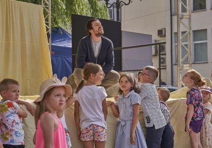 Spektakl "Mały Książe " w ramach Teatralnych Spotkań pod muralem