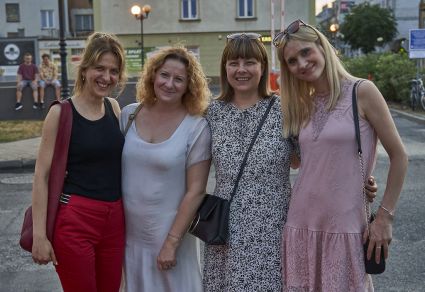 Zespół Route 66 na scenie V Letniego Festiwalu pod muralem