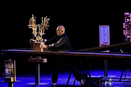 "Kobieta z wydm" - spektakl Adama Walnego w ramach projektu Teatr Polska