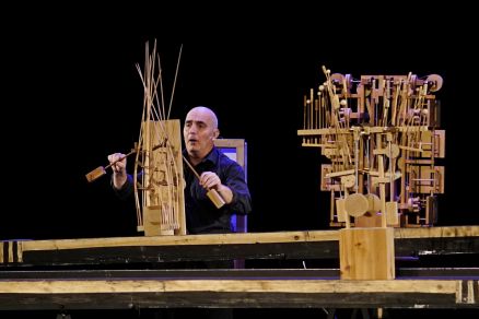 "Kobieta z wydm" - spektakl Adama Walnego w ramach projektu Teatr Polska