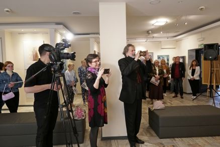 "Między malarstwem a teatrem" - Malarstwo Jadwigi Marii Jarosiewicz w Galerii Teatralnej CKiS