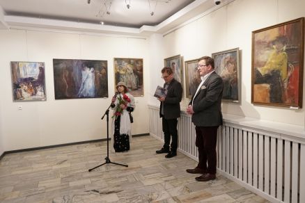 "Między malarstwem a teatrem" - Malarstwo Jadwigi Marii Jarosiewicz w Galerii Teatralnej CKiS