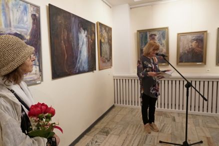 "Między malarstwem a teatrem" - Malarstwo Jadwigi Marii Jarosiewicz w Galerii Teatralnej CKiS