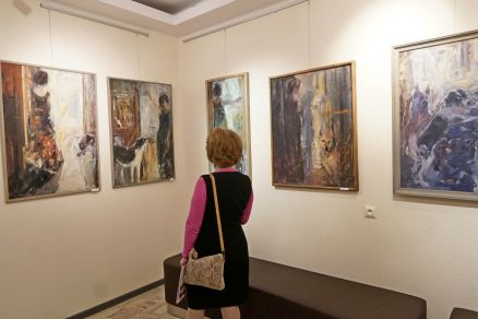 "Między malarstwem a teatrem" - Malarstwo Jadwigi Marii Jarosiewicz w Galerii Teatralnej CKiS