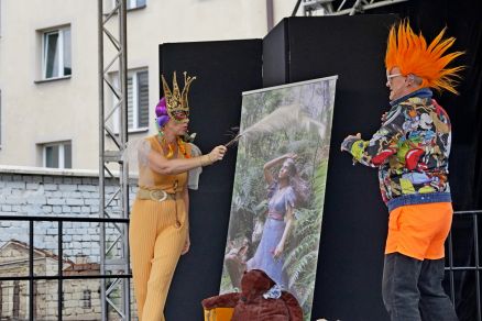 Spektakl "Zamieszanie" w ramach II Teatralnych spotkań pod muralem