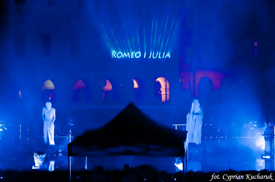 Spektakl „Romeo i Julia na wodzie” podczas VI Zamojskiego Festiwalu Kultury „ARTE, CULTURA, MUSICAE…”