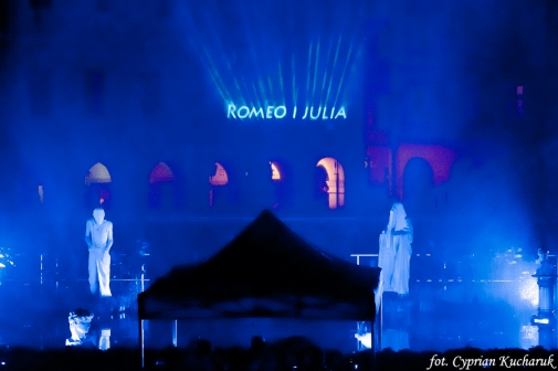 Spektakl „Romeo i Julia na wodzie” podczas VI Zamojskiego Festiwalu Kultury „ARTE, CULTURA, MUSICAE…”