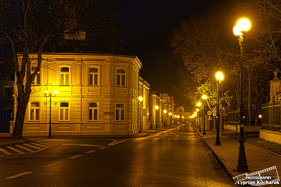 Siedlce w obiektywie Cypriana Kucharuka. Niezwykłe zdjęcia naszego miasta nocą. Polecamy!