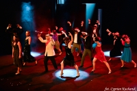 Spektakl "Iwona Księżniczka Burgunda" w wykonaniu aktorów Studia Teatralnego im. J. Woszczerowicza