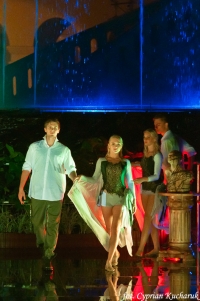 Spektakl „Romeo i Julia na wodzie” podczas VI Zamojskiego Festiwalu Kultury „ARTE, CULTURA, MUSICAE…”